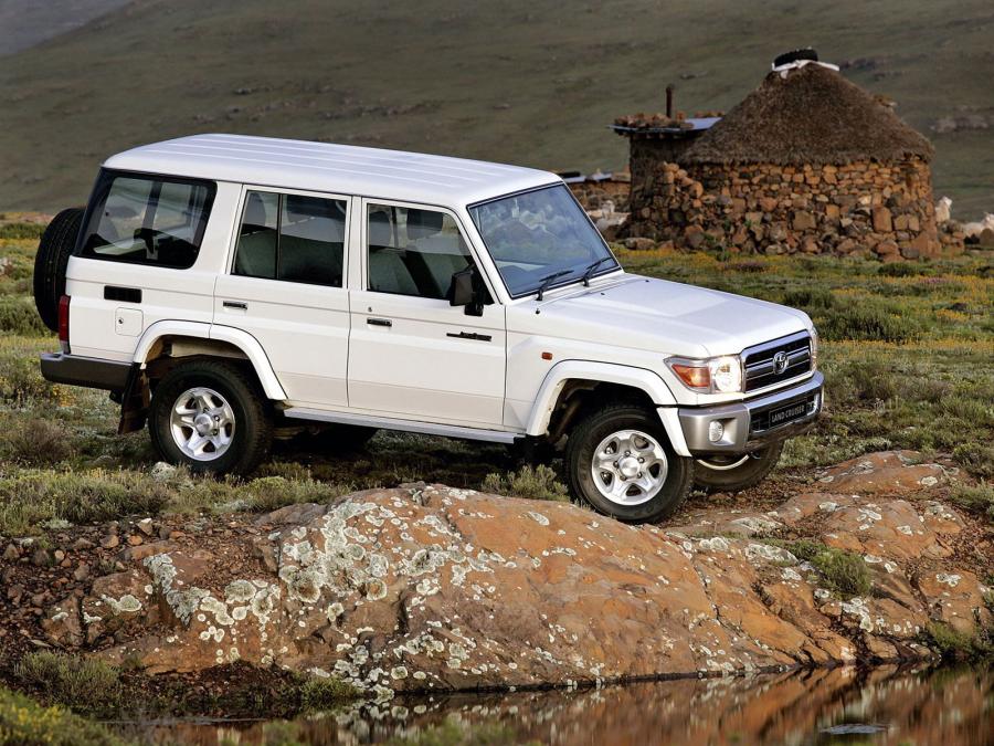  Toyota Land Cruiser 70 2007 года  (ZA) (фото 8 из 17)